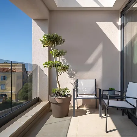 Maneo Lux Apartamento